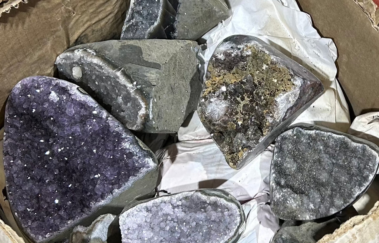 A/B-Grade Amethyst Cut Base (Case)