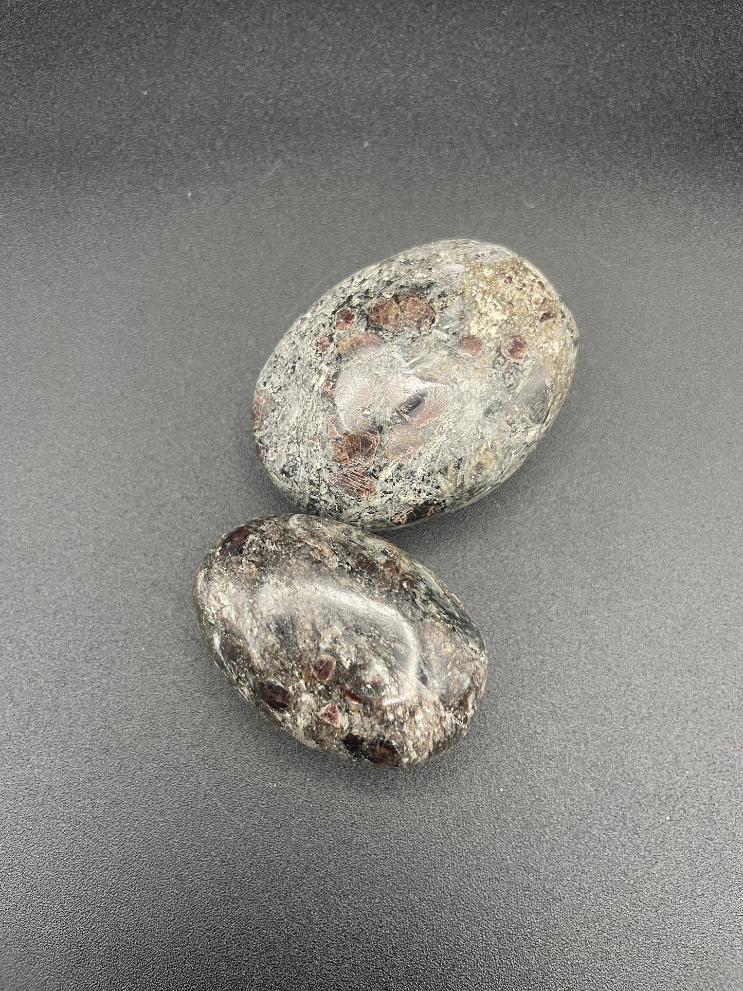 Canadian Staurolite and Garnet Palm Stones (1kg Bag)