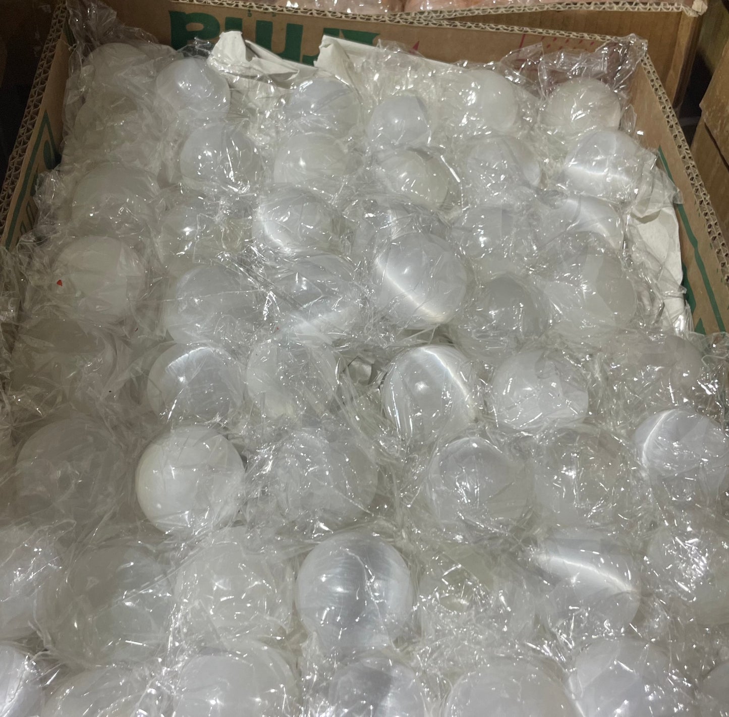 4 cm White Selenite Spheres (20pcs)