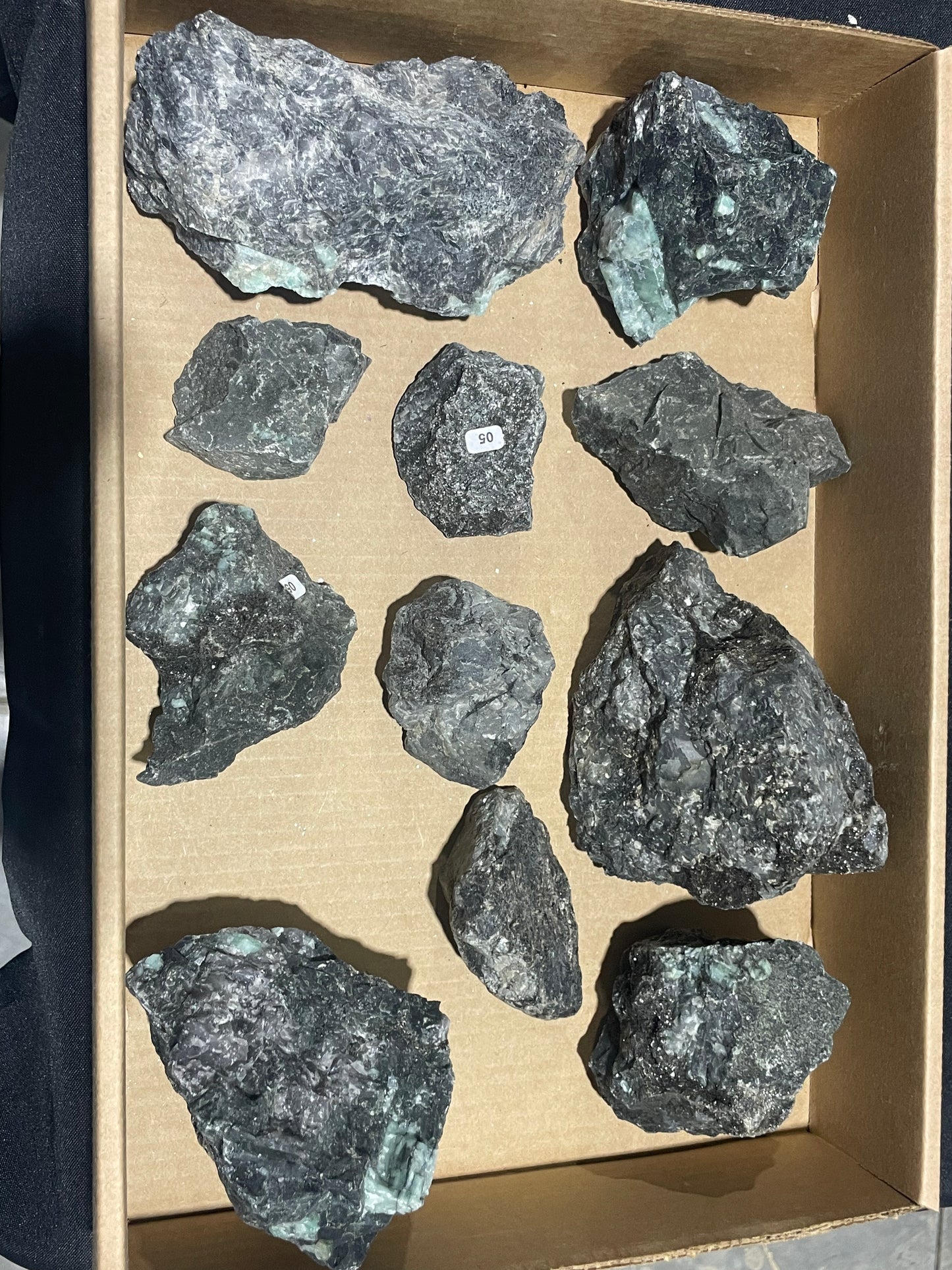 Emerald in Mica (Flat)