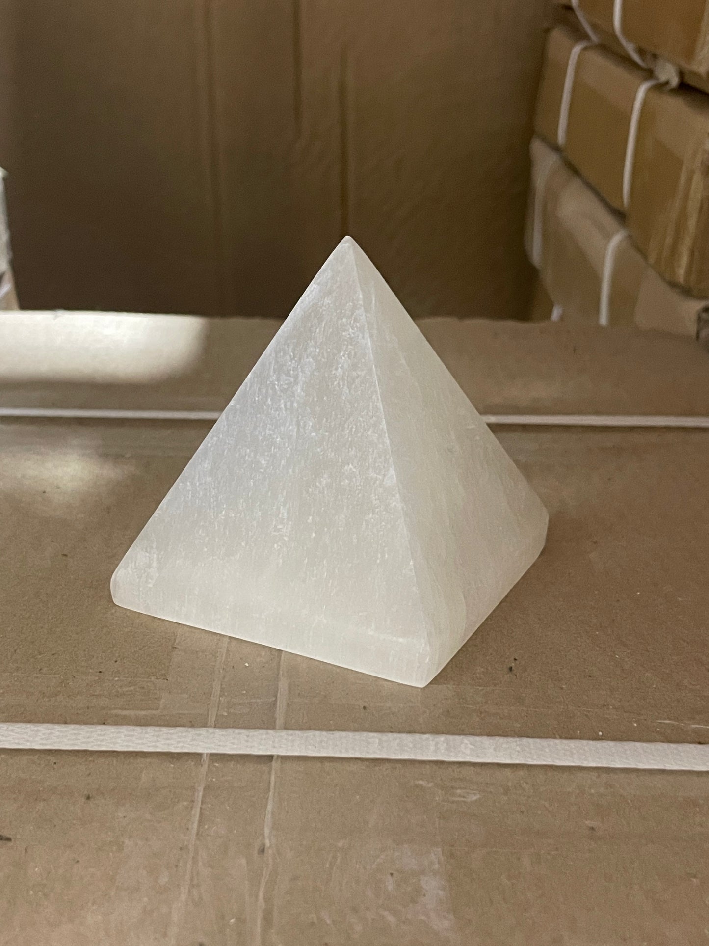 8 cm Selenite Pyramids (20 pcs)