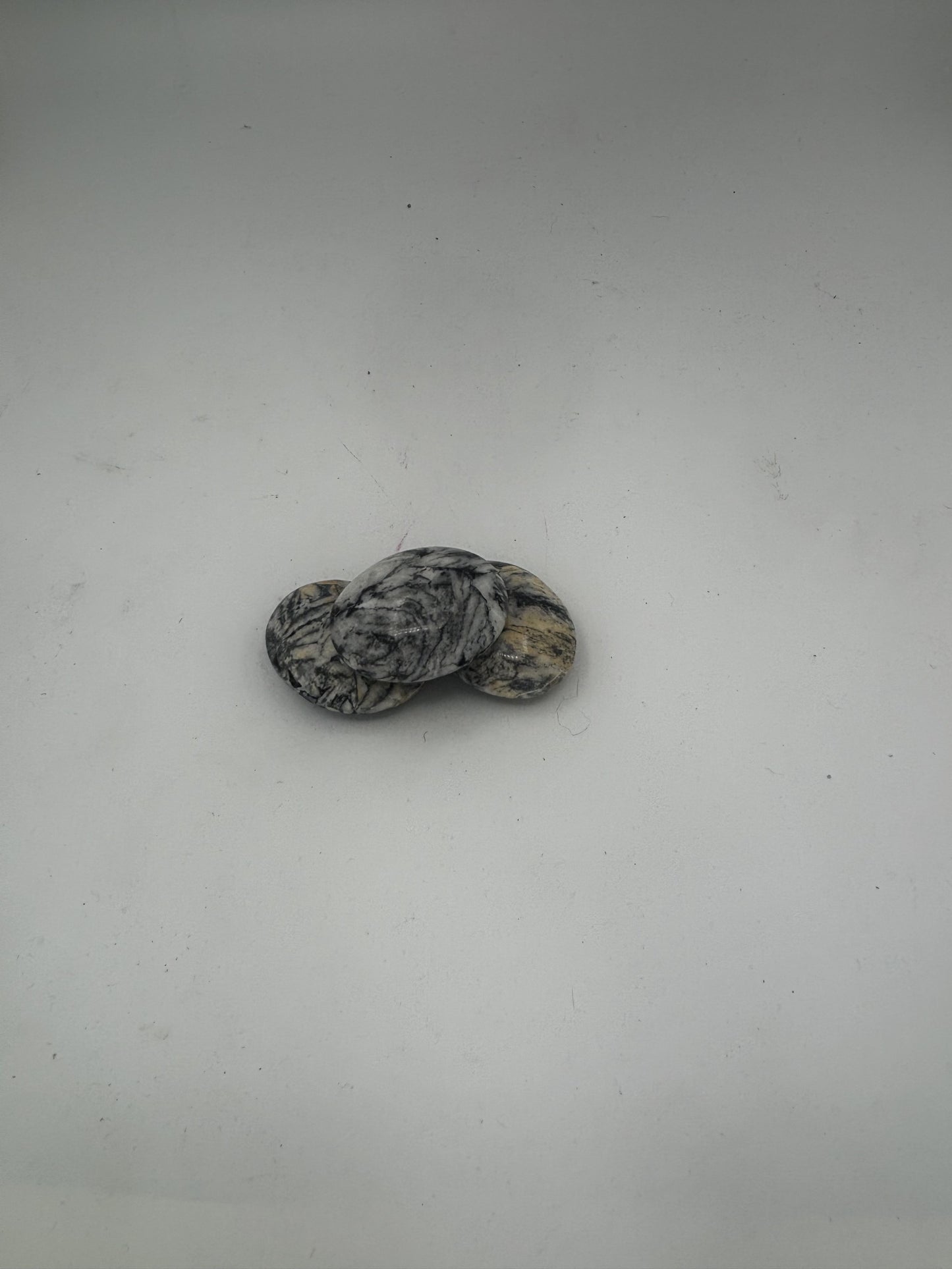 Pinolith Palm Stones (1kg Bag)