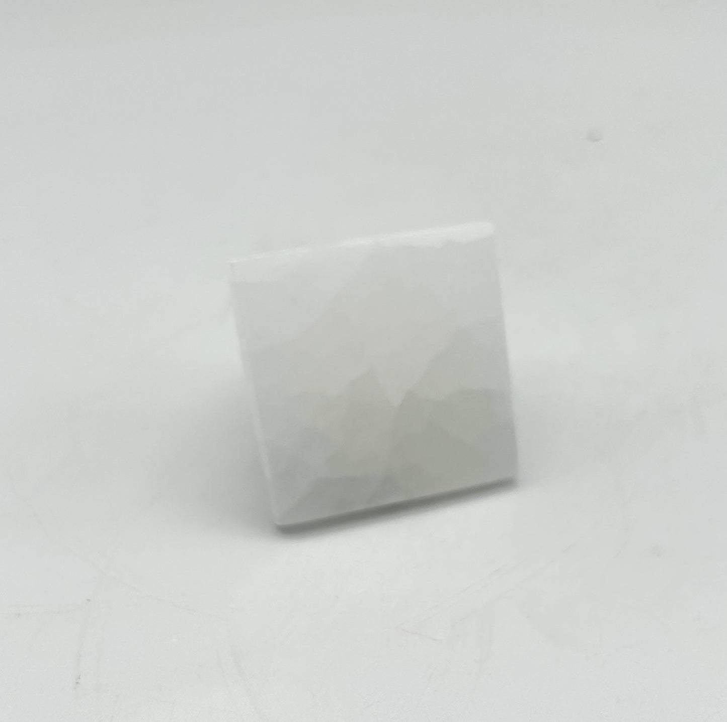6 cm Selenite Pyramids (20 pcs)