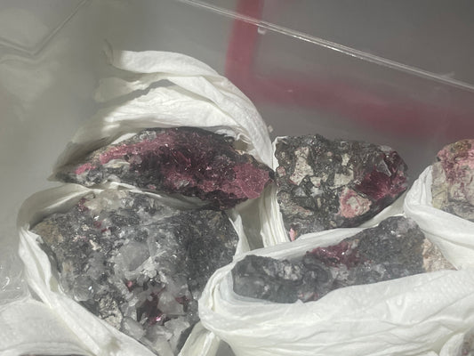Eyrithrite Crystals (Tub)