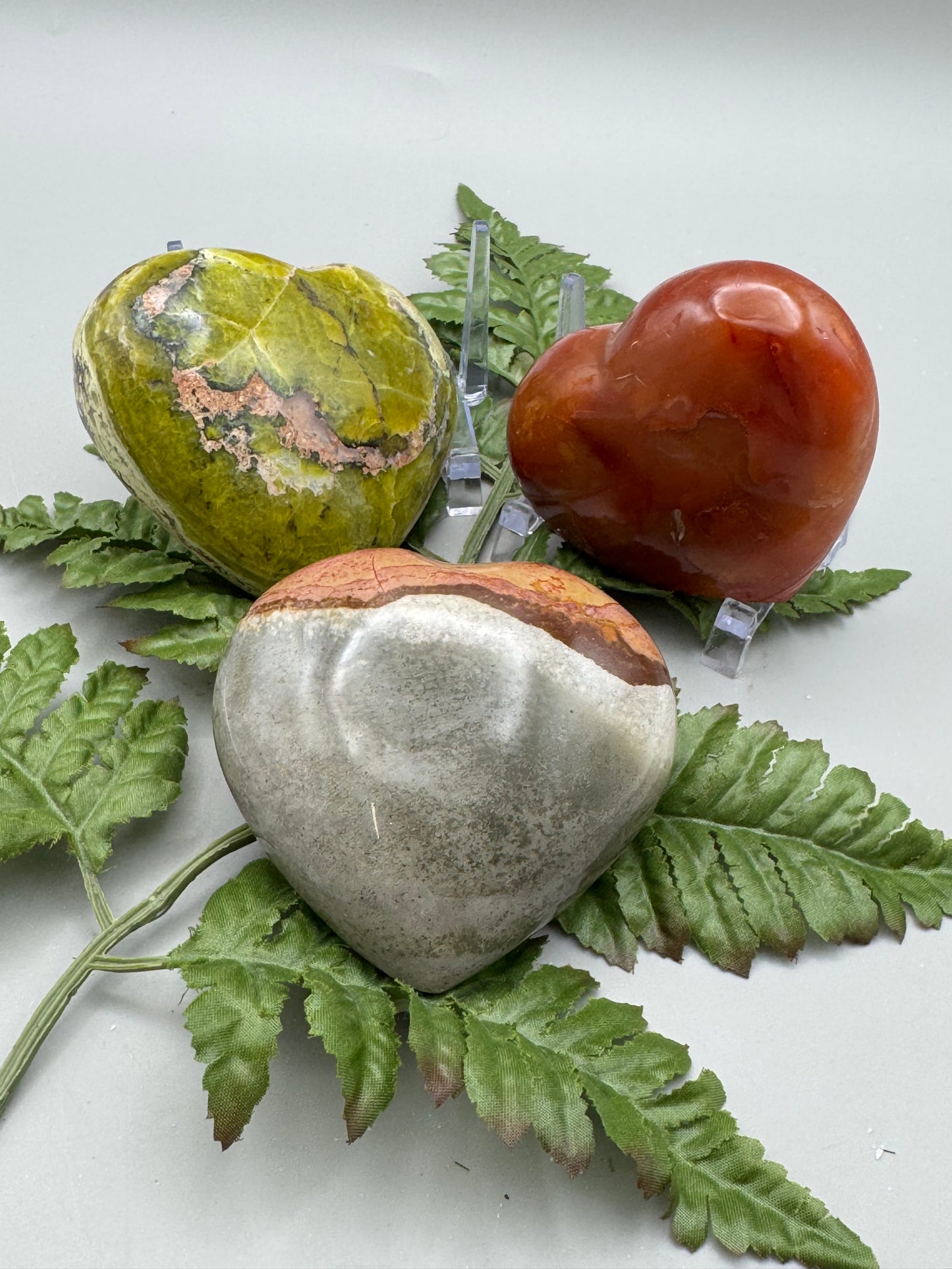 Gemstone Hearts (Madagascar) 12pcs