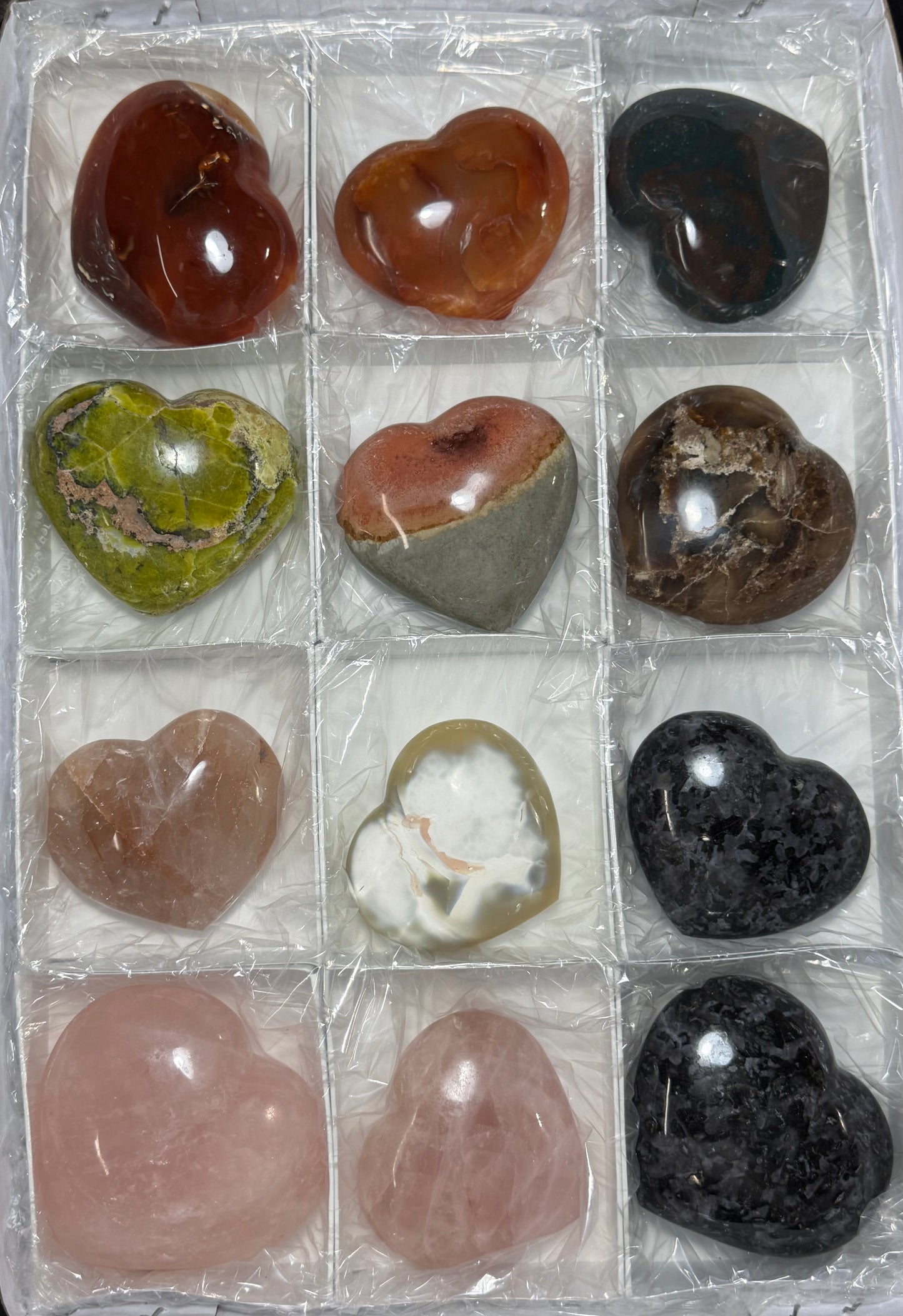 Gemstone Hearts (Madagascar) 12pcs