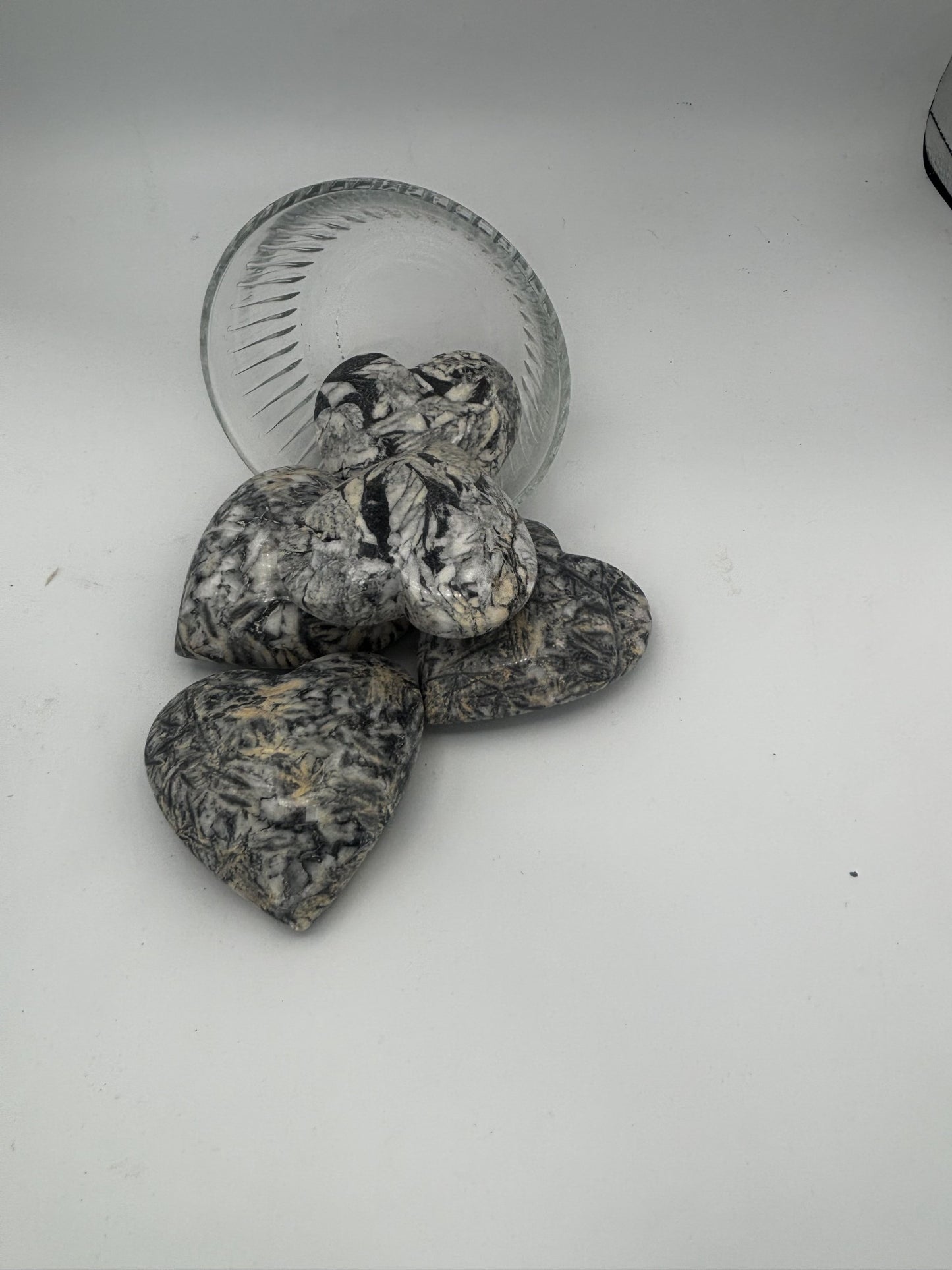 Pinolith Hearts (1kg Bag)